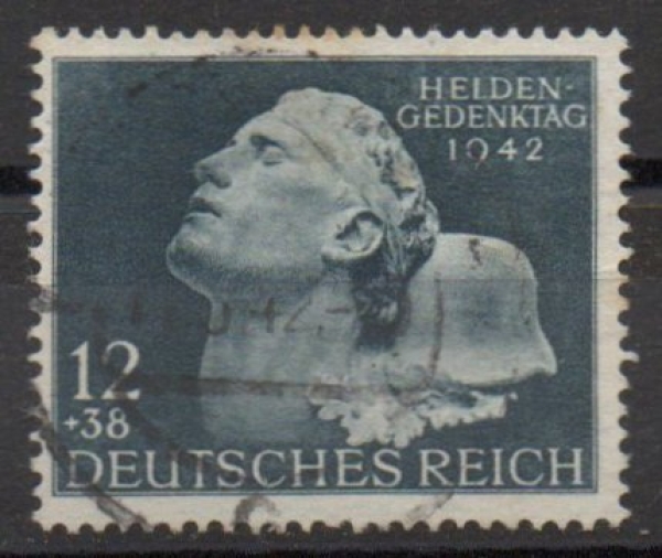 Michel Nr. 812, Heldengedenktag gestempelt.